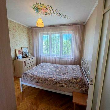 Продаж 3 кімнатної квартири по вулиці Наукова