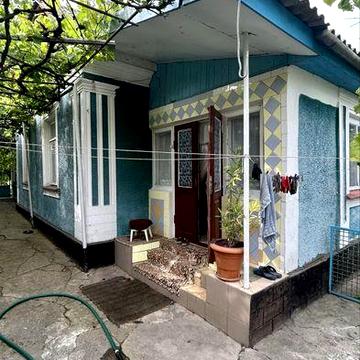 Будинок в тихому місці біля центру