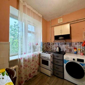 Здаю 3-кімнатну квартиру, пр-т. Центральний 10, зуп. Водопровідна. Ц5