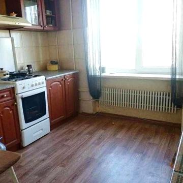 Продам 1 комнатную улучшенку м. Индустриальная