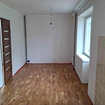 Продам 1-кімнатну квартиру по Сокальській з ремонтом