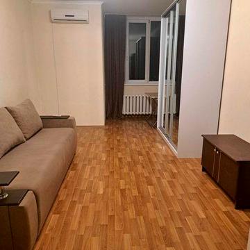 Оренда 2 к.квартири на вул.Срібнокільська,5 хв.метро Позняки!