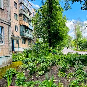 Продам 3-х комнатную квартиру .