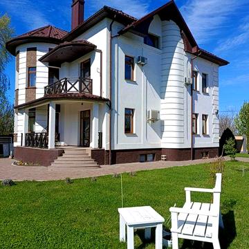 Продаж будинку 350 м2 з доглянутою територією