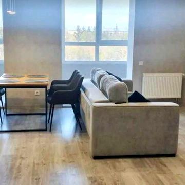 ЖК»Мира» 3ком.кв. В сданном новострое.На среднем этаже.