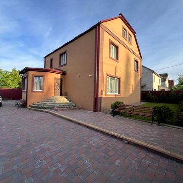 Продам 2-поверховий будинок
