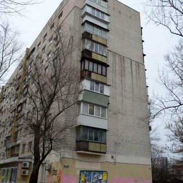 Продається 2-к квартира 8/9, 44 м2,    Кирилівська 152 , Куренівка,