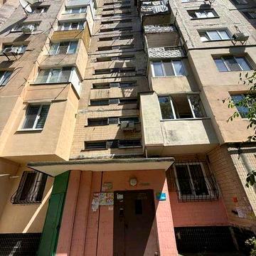 Shev У продажу двокімнатна квартира у доброму житловому стані на Люстдорфській дорозі. Під державну программу.