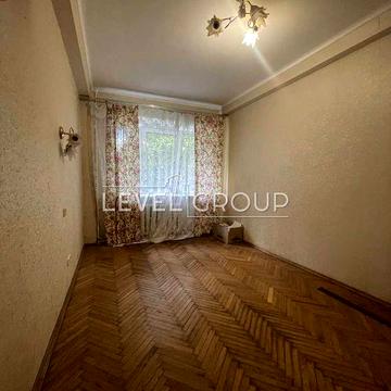 Продаж 2-кім під косметичний ремонт, Шевченківський р-н, метро Шулявська