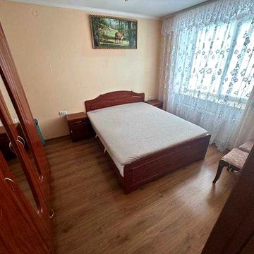 Здам 2-х кімнатну квартиру студію в Центрі міста