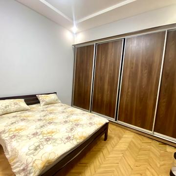 Івана Огієнка вул. (), 7
