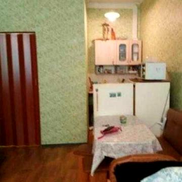 Продам просторную гостинку на ул. Клочковская