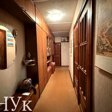 Продам 3 к. квартиру, цегляний будинок, 4 поверх, р-н Стадіону