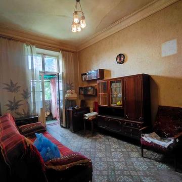 Продаж квартири 40м2 з балконом на Пересипі в хорошому будинку