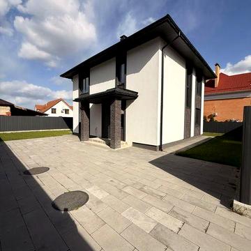 Будинок 130 м² у закритому містечку, Ірпінь вул. Зелена  $170 000. Ділянка 7 соток.