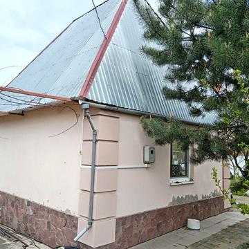 Будинок з ділянкою