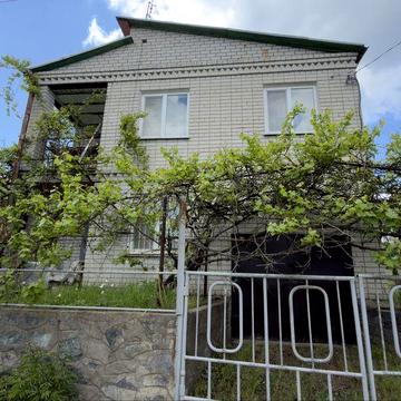 Продам капитальную дачу в Ямбурге с видом на реку Днепр!