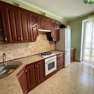 Оренда 1 кім кв. На поділлі. З двох-спальним ліжком. Вільно вже.