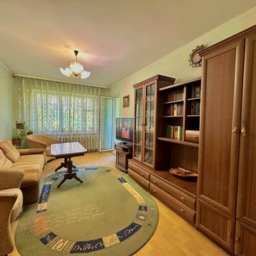 Продаж Трикімнатна квартира третій поверх 66.1 м.кв. Два балкони близько центр міста