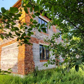 Будинок і ділянка