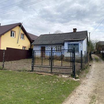 Продам ділянку з будинком в селі керниця