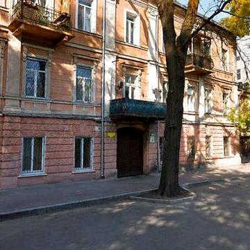 Одеса, вул Маланова, продам  в історичному центрі    2-кімнатну з ремонтом квартиру