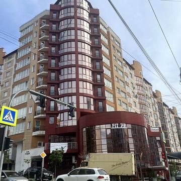 Продається 3-х кімнатна новобудова здана у еусплуатацію по вул. Героїв Майдану ЖК Чернівціжитлобуд