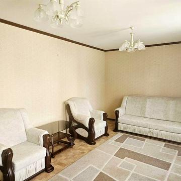Здається 2 км.кв,з гаражем ,центр, р-н Піонерського парку