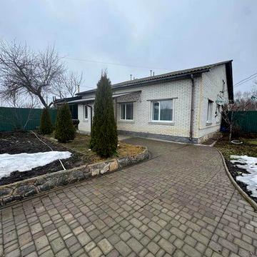 Продаж будинку в зручній локації! Недалеко від центру.
