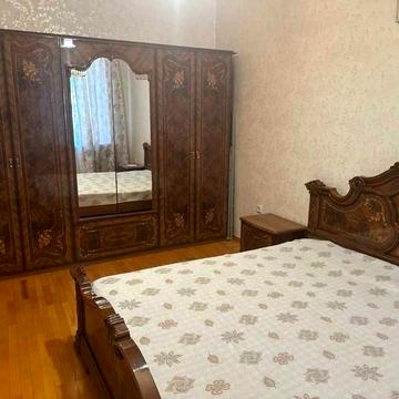 Центр  3 кімнатна квартира сталінка. ЖК осбб