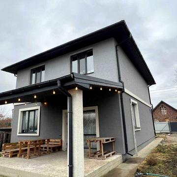 Двоповерховий будинок в Білогородці, в затишній лісовий локації