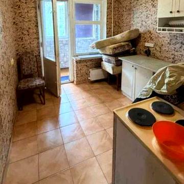 1 кім  СЕРЕДНІЙ поверх багатоповерхівка РАБОЧА (720495)