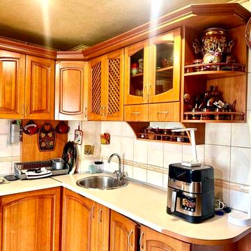 Продам просторную 3х комнатную квартиру м. Академика Павлова! Газ!