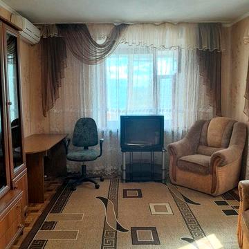 Продається 2-во кімнатна квартира в Центрі (площа Б.Хмельницького)