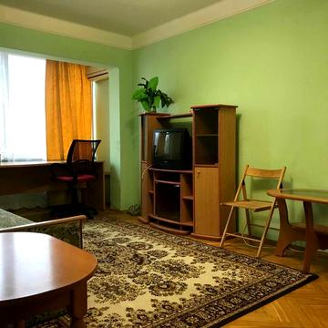 Затишна квартира біля Соломянського парку та метро Вокзальна (газ, кондиціонер, бойлер), вул. Липківського 11