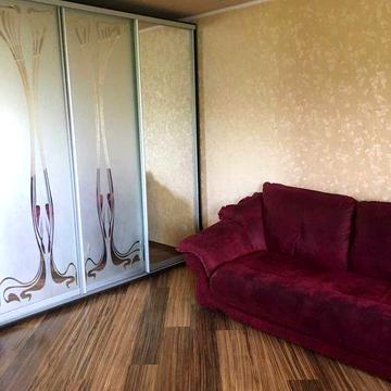 Здають 1 кім. квартирy  в центрі Алмазного з 3 червня