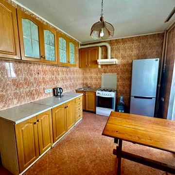 Бориса Гмирі 15, оренда 3-к квартири, 5й поверх, Осокорки, метро 10 хв, Є газ!