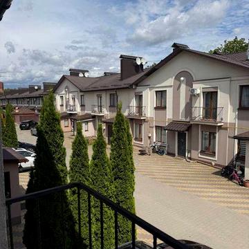 Затишний котедж Виставка. Мінімальне оформлення 44620