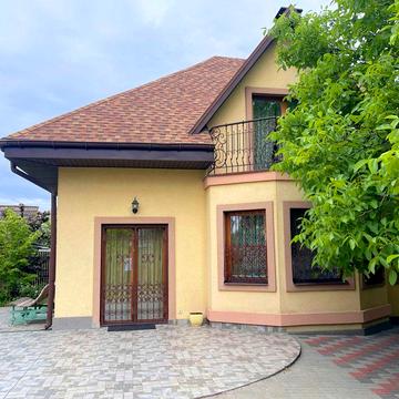 Будинок + критий басейн з сауною + окрема будівля 200 м² під бізнес, вул. Мохова
