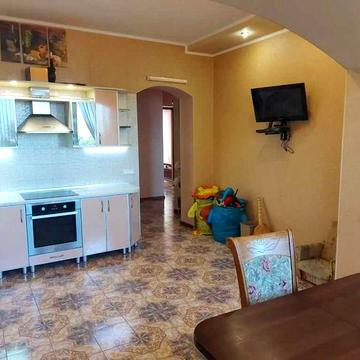 Продается 2 ком. Квартира, морской р-н. 90м2