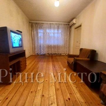 Продам 3х комнатную квартиру в районе Малого рынка