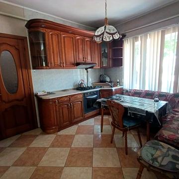 Сдам Дом на Июнь месяц ( пешей доступности Киевский рынок)