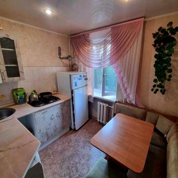 1к квартира в центре, ул. Матросова, для одного человека, либо  пары