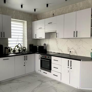 None 143000.0 USD