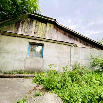 Продаж будинку з виходом до річки
