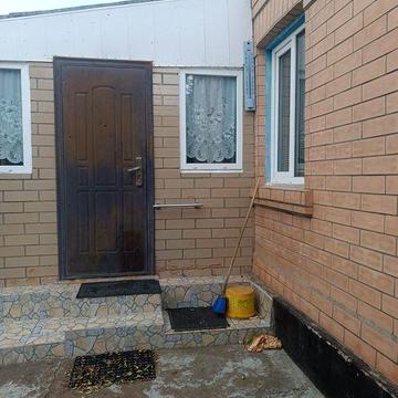 Продається житловий будинок в районі будинку пристарілих