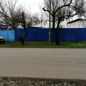 Продам большой земельный участок с большим двором и времянкой 7*8