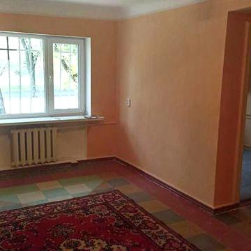 Продам 2 ком. квартиру в кирпичном доме. V