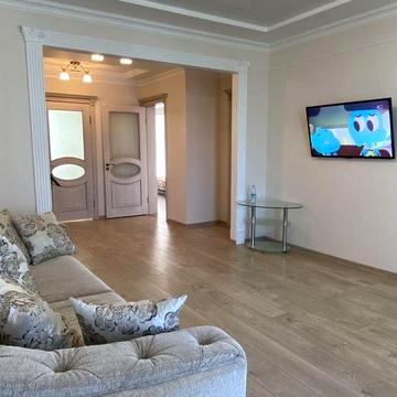 Здам 3 кімнатну квартиру у центрі міста