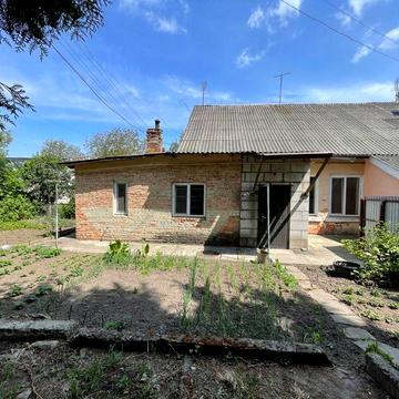 Продається 2 кімнатна квартира в Здолбунові